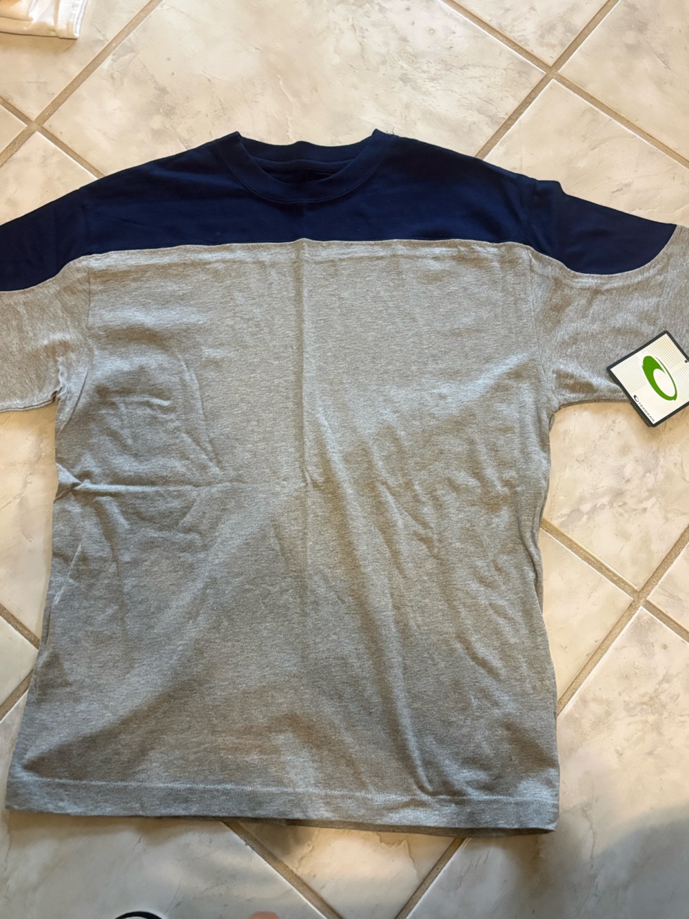 Tekgear Men's Two-Tone Navy and Gray Short Sleeve Crew T-Shirt
